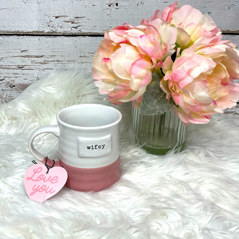 Wifey mug ☕️ white top with dusty pink bottom